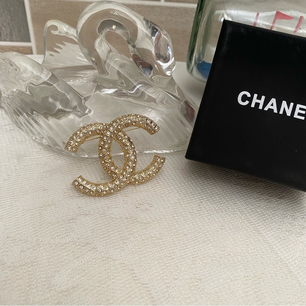 Chanel Women's Gold Crystal Brooch - Picture 8 of 8